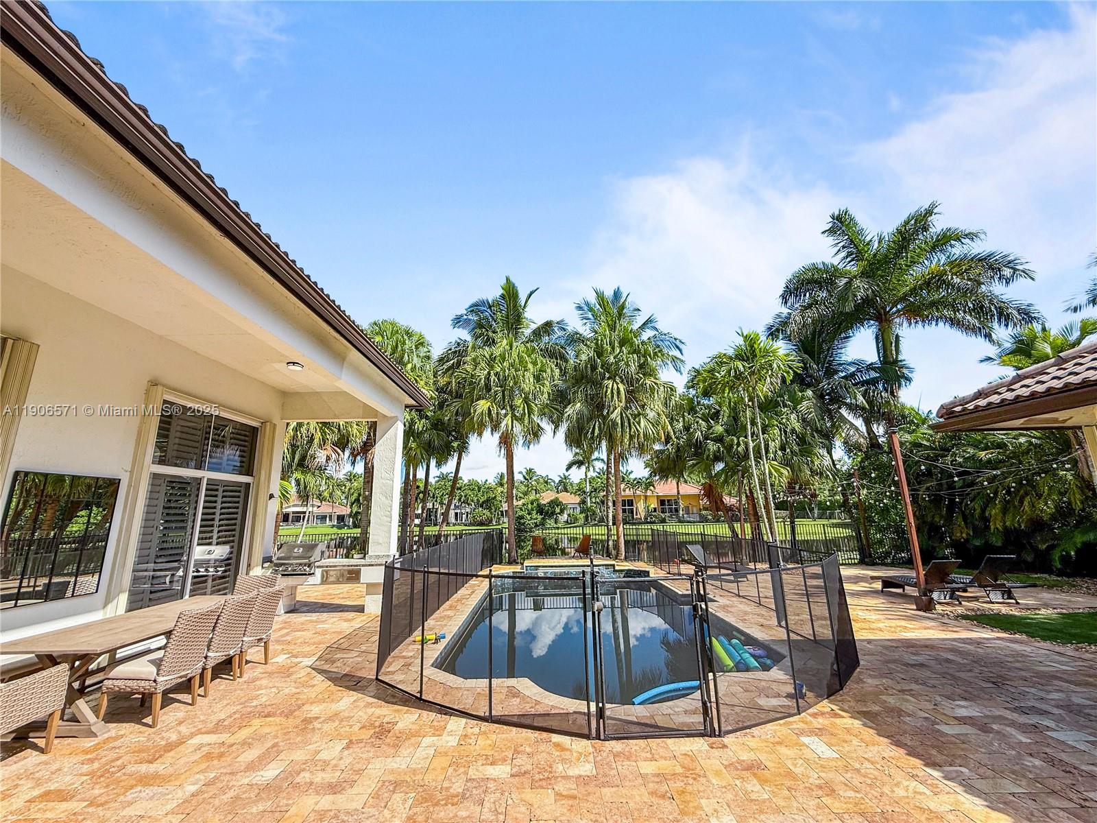 2514 Poinciana Dr Weston, FL 33327