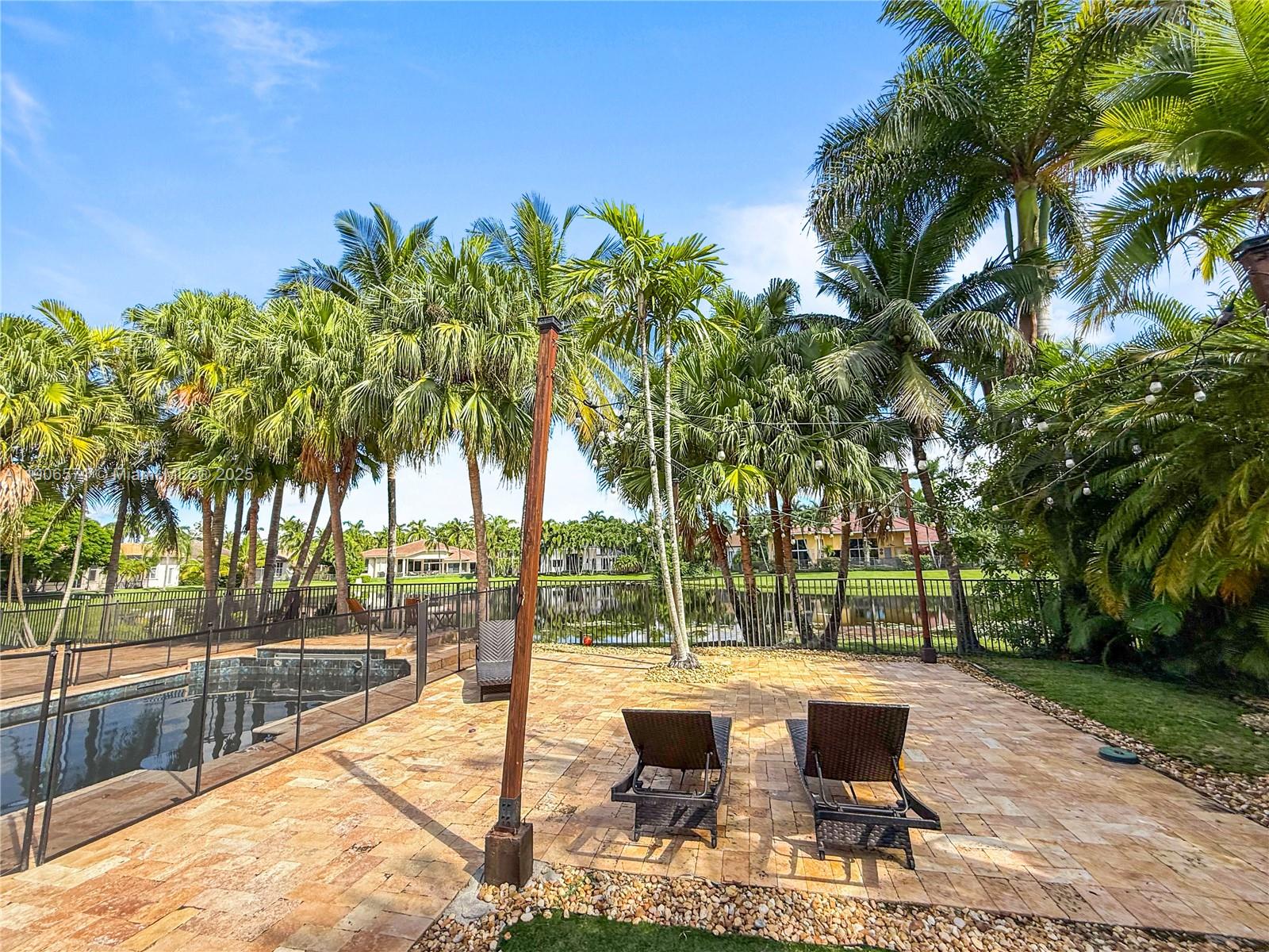 2514 Poinciana Dr Weston, FL 33327