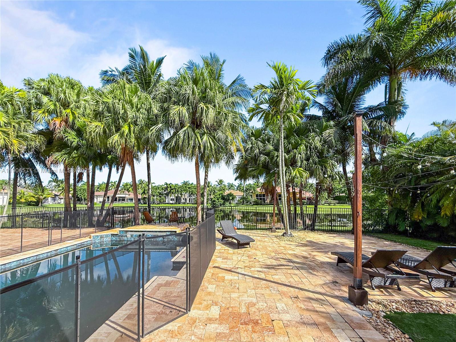 2514 Poinciana Dr Weston, FL 33327