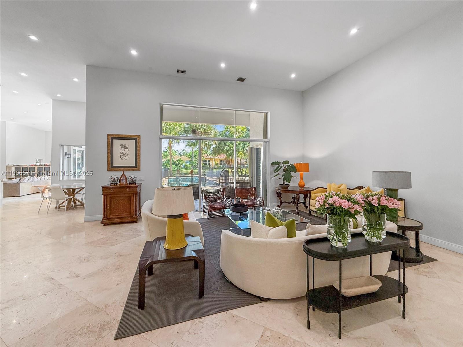 2514 Poinciana Dr Weston, FL 33327