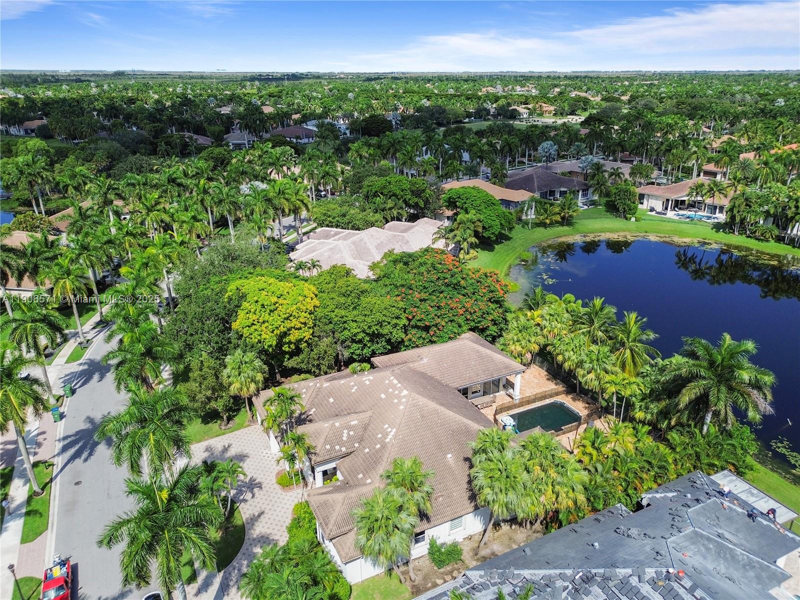 2514 Poinciana Dr Weston, FL 33327