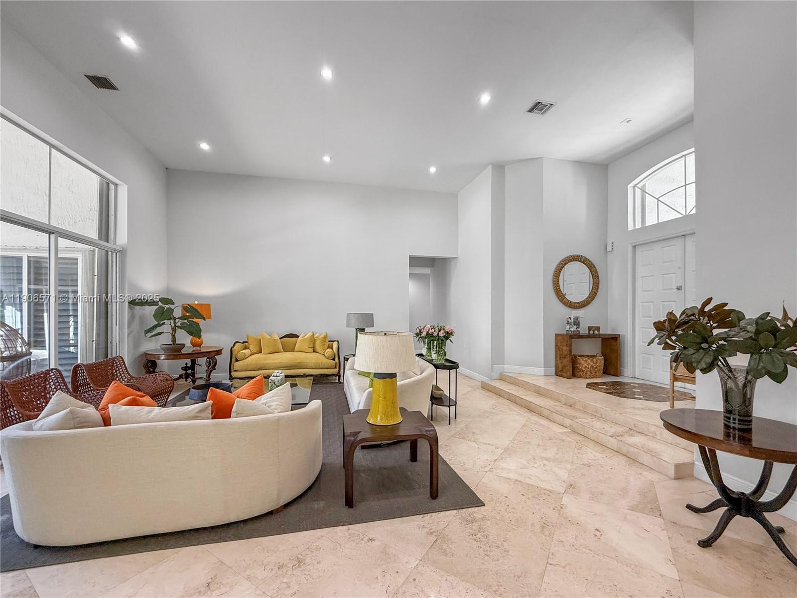 2514 Poinciana Dr Weston, FL 33327