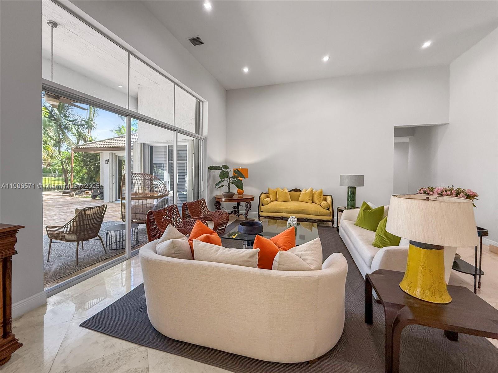 2514 Poinciana Dr Weston, FL 33327