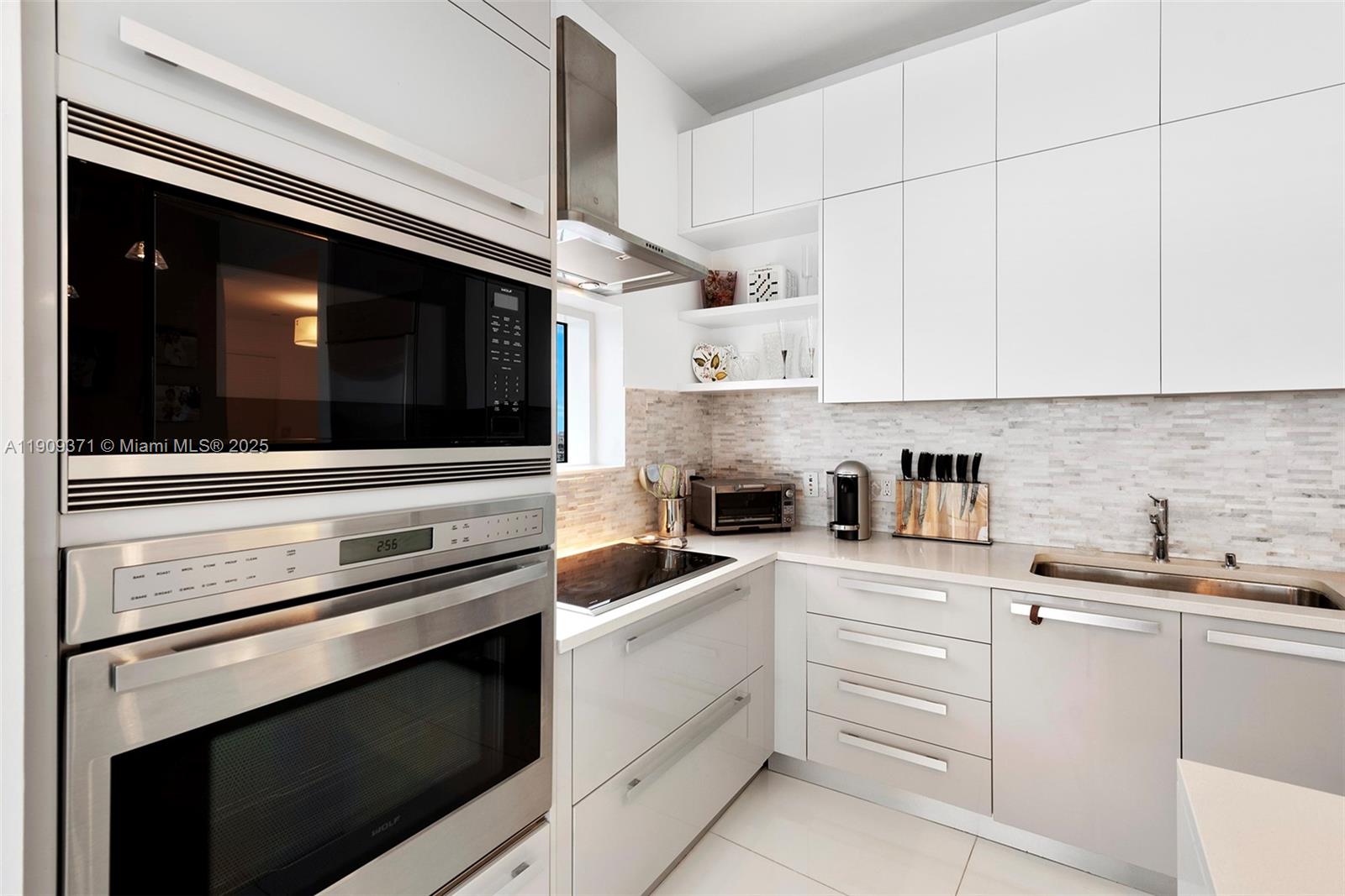 image Paramount Bay11