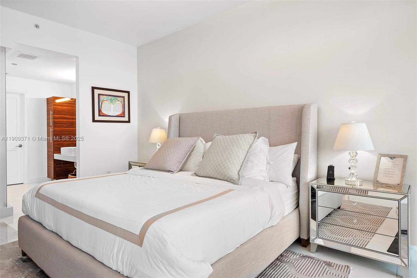 image Paramount Bay13