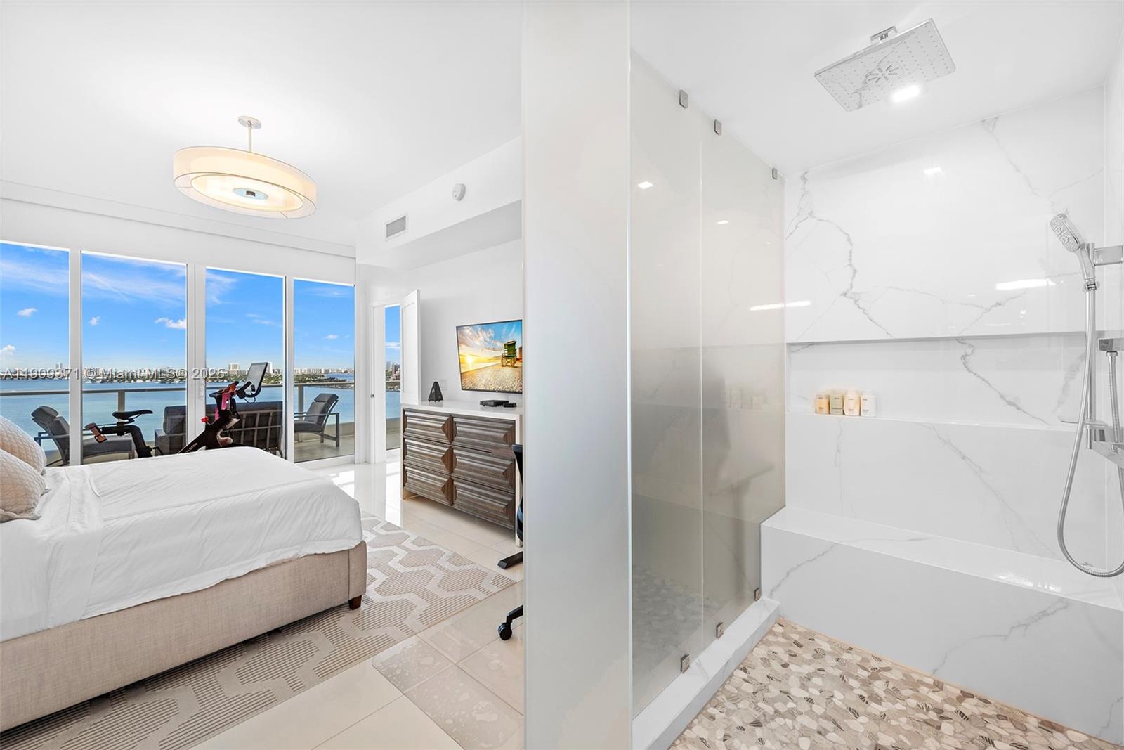 image Paramount Bay15