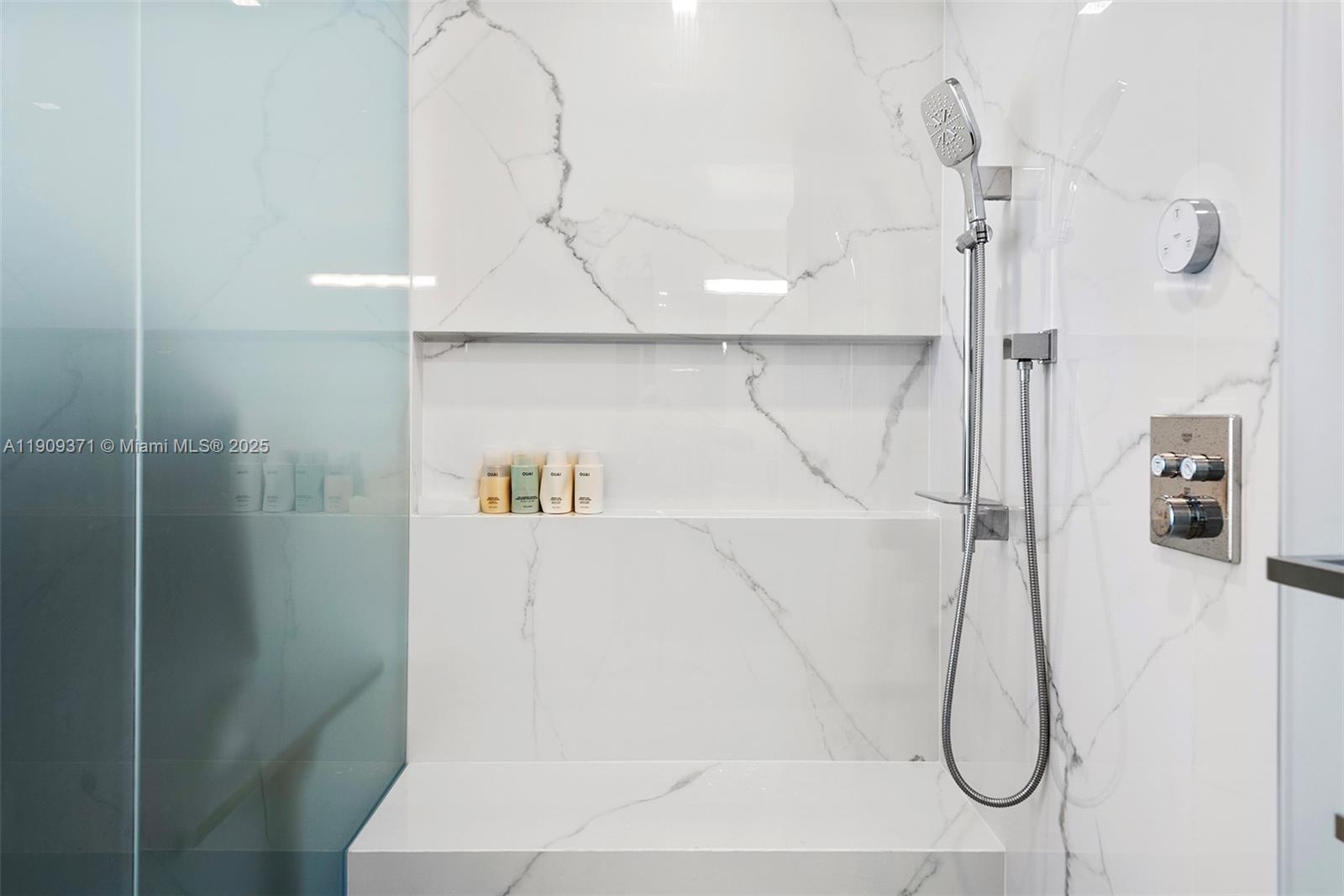 image Paramount Bay18