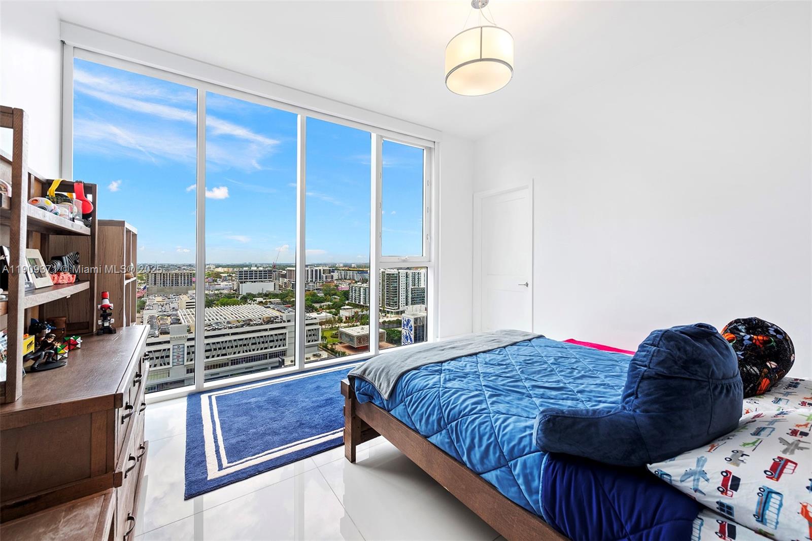 image Paramount Bay19