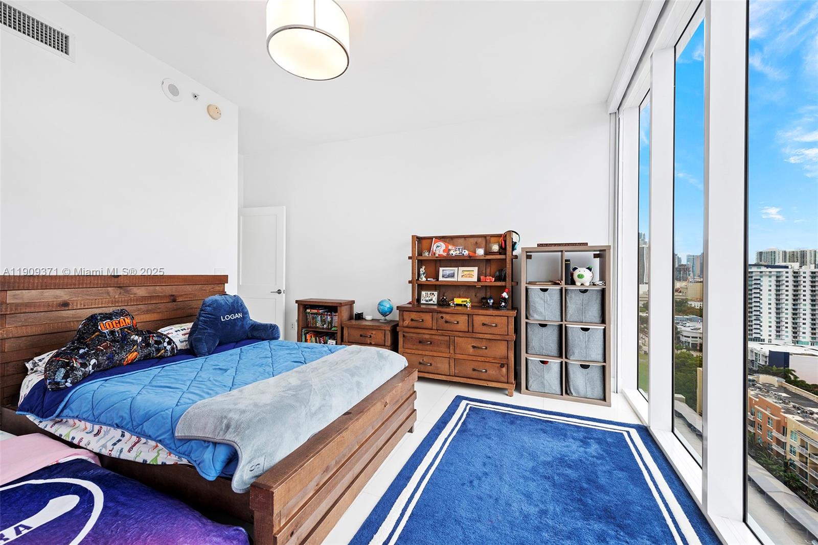 image Paramount Bay20