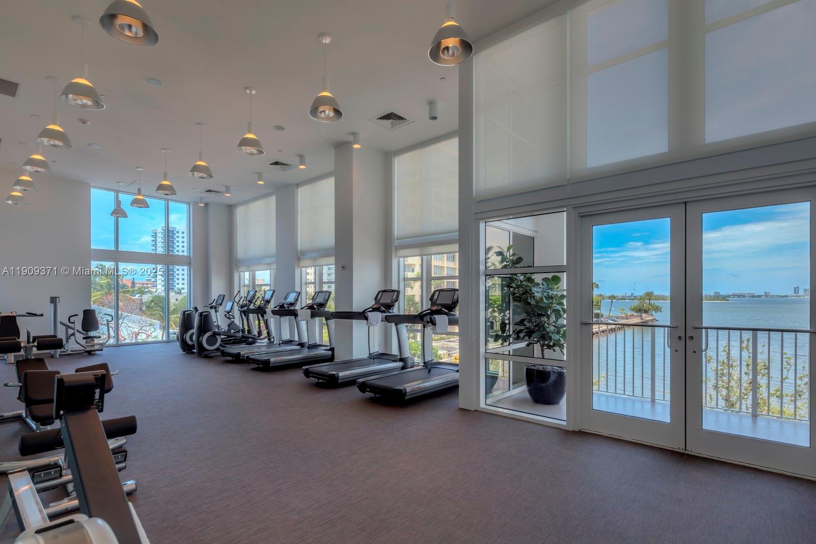 image Paramount Bay44