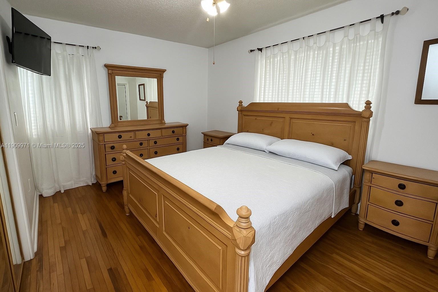 2365 SW 21st Ave Miami, FL 33145