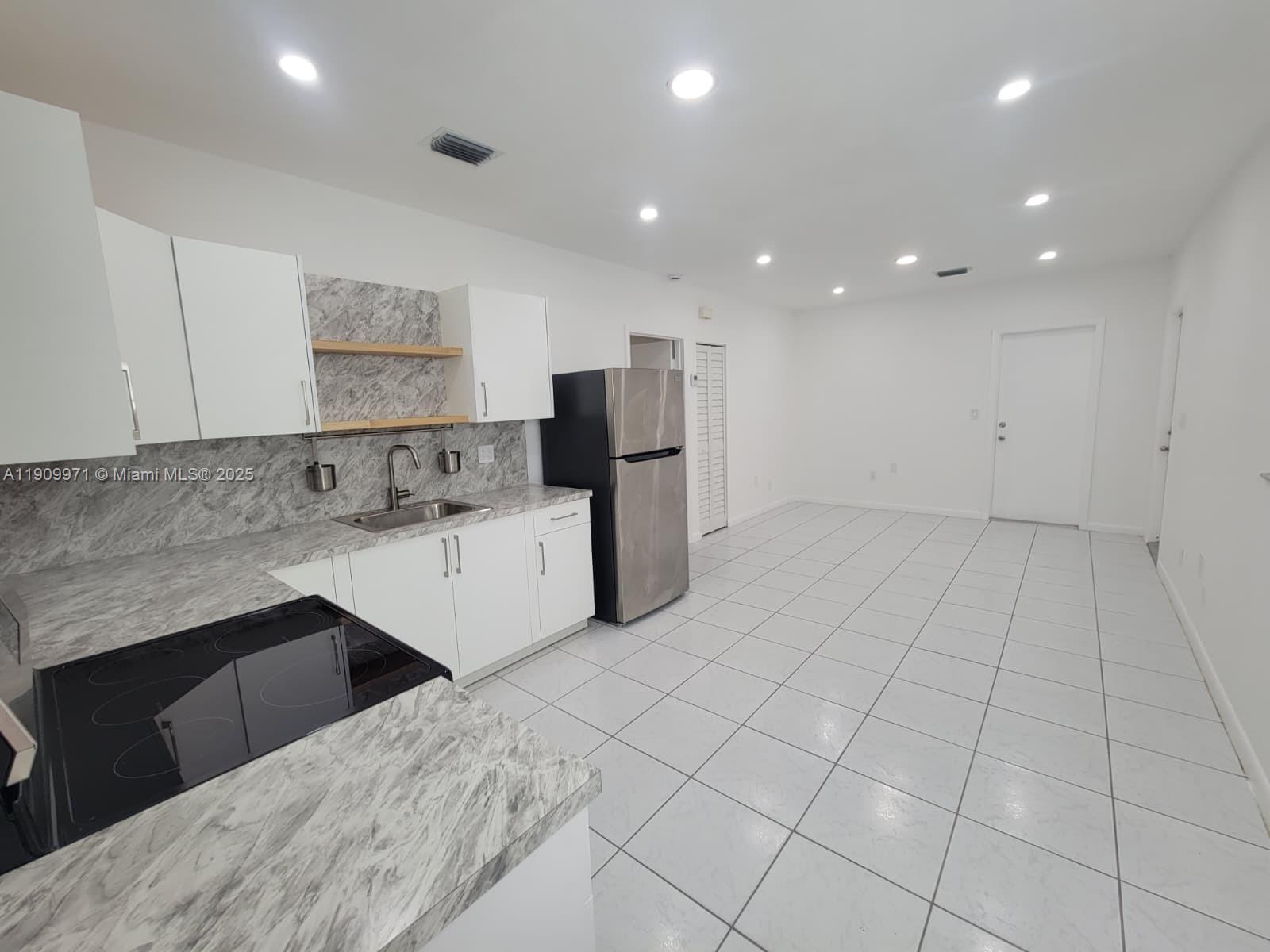 2365 SW 21st Ave Miami, FL 33145