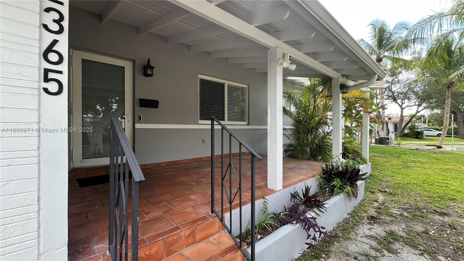 2365 SW 21st Ave Miami, FL 33145