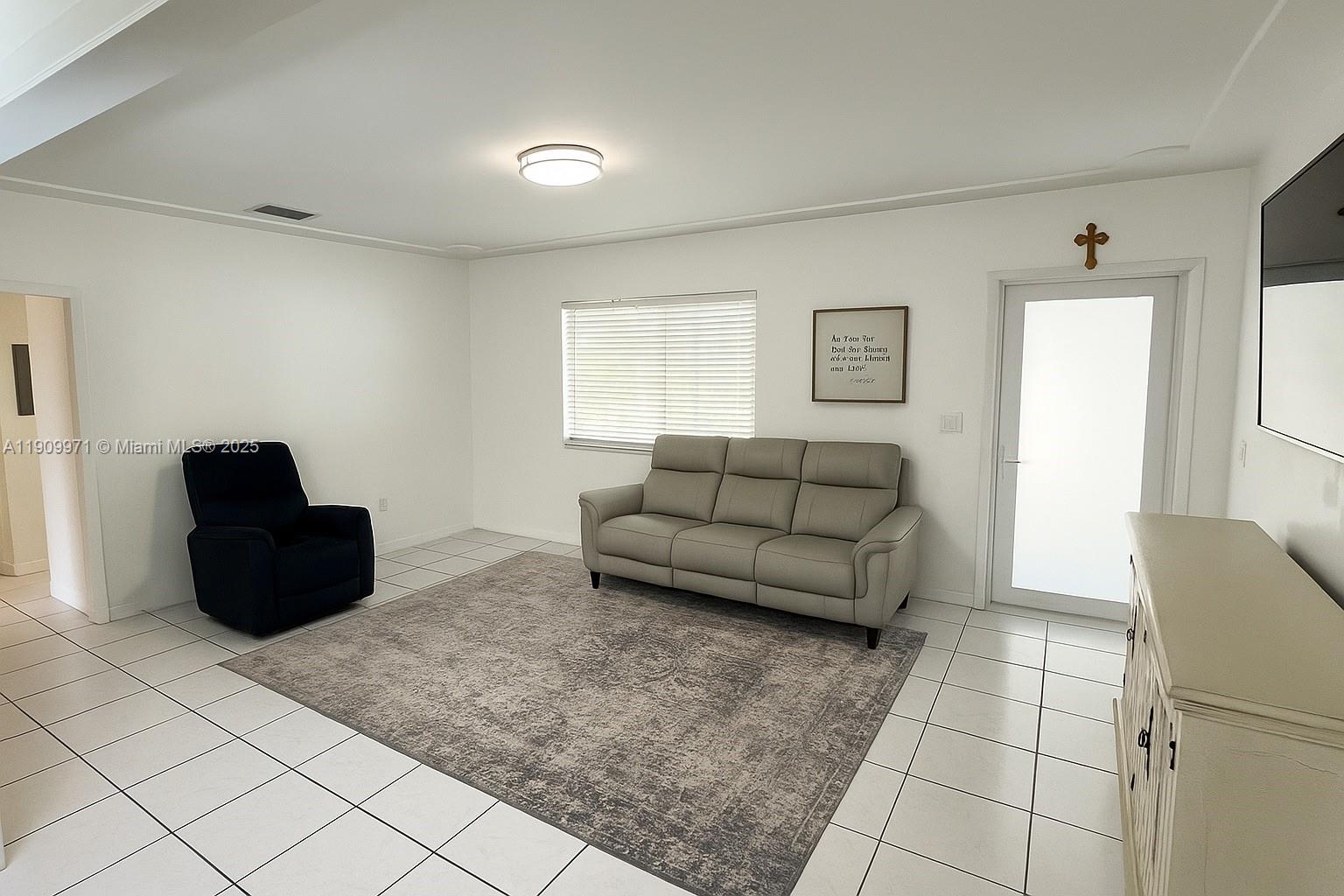 2365 SW 21st Ave Miami, FL 33145