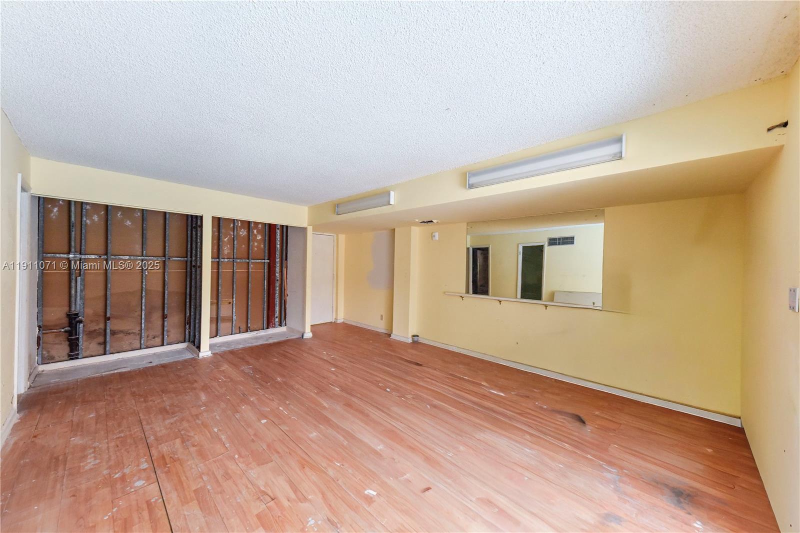 1220 71st St #16 Miami Beach, FL 33141