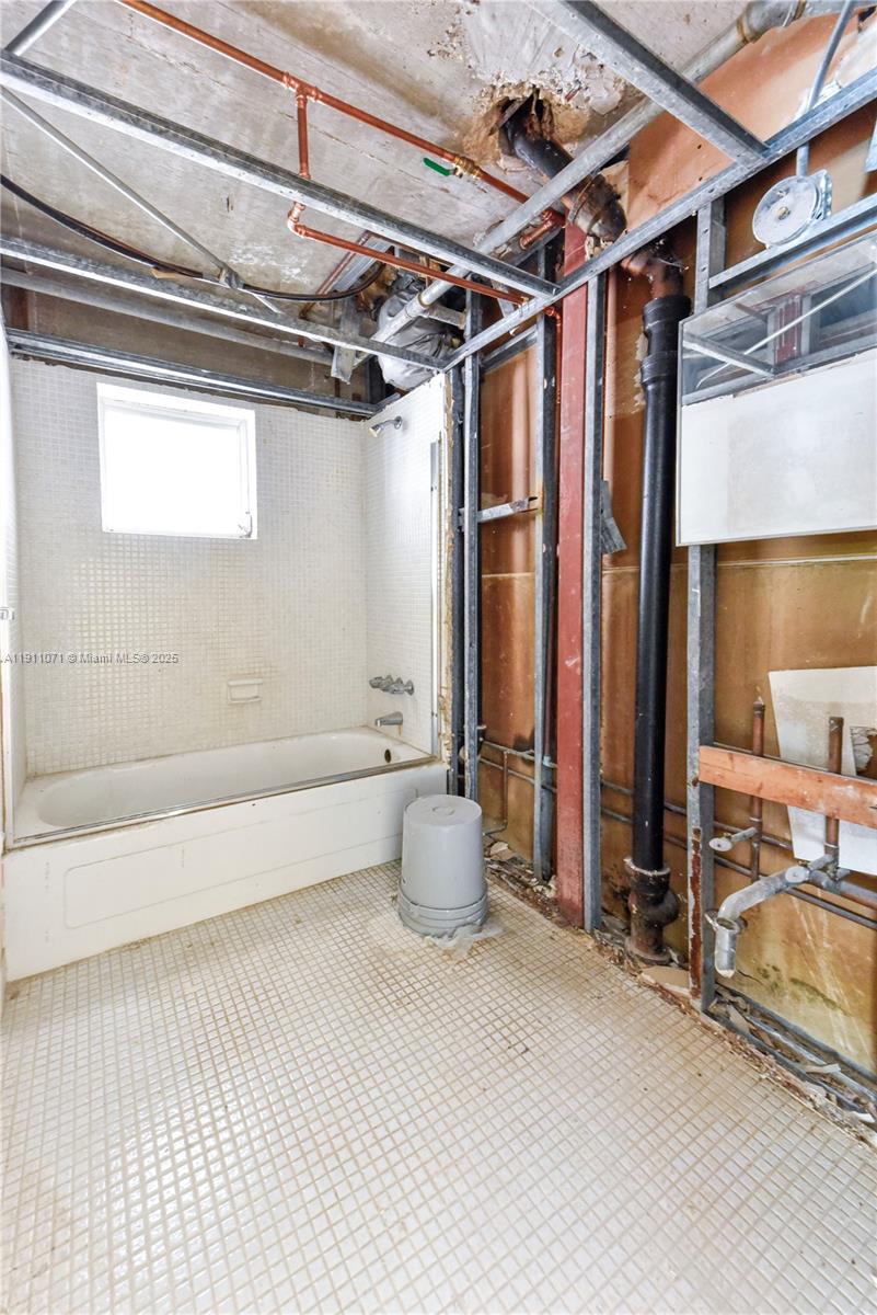 1220 71st St #16 Miami Beach, FL 33141