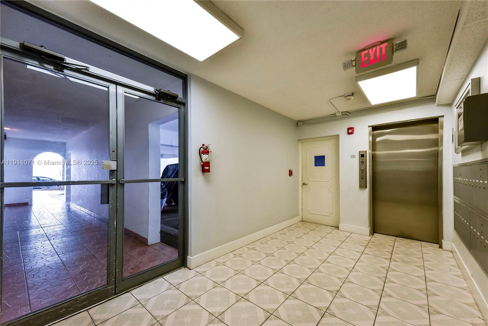 1220 71st St #16 Miami Beach, FL 33141