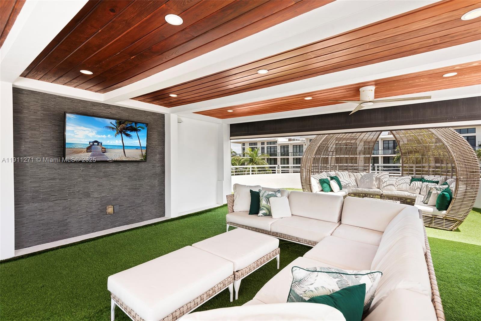 1319 Seminole Dr Fort Lauderdale, FL 33304