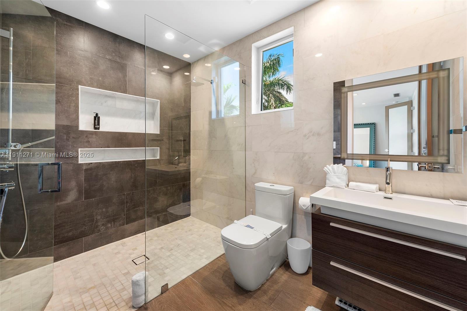 1319 Seminole Dr Fort Lauderdale, FL 33304