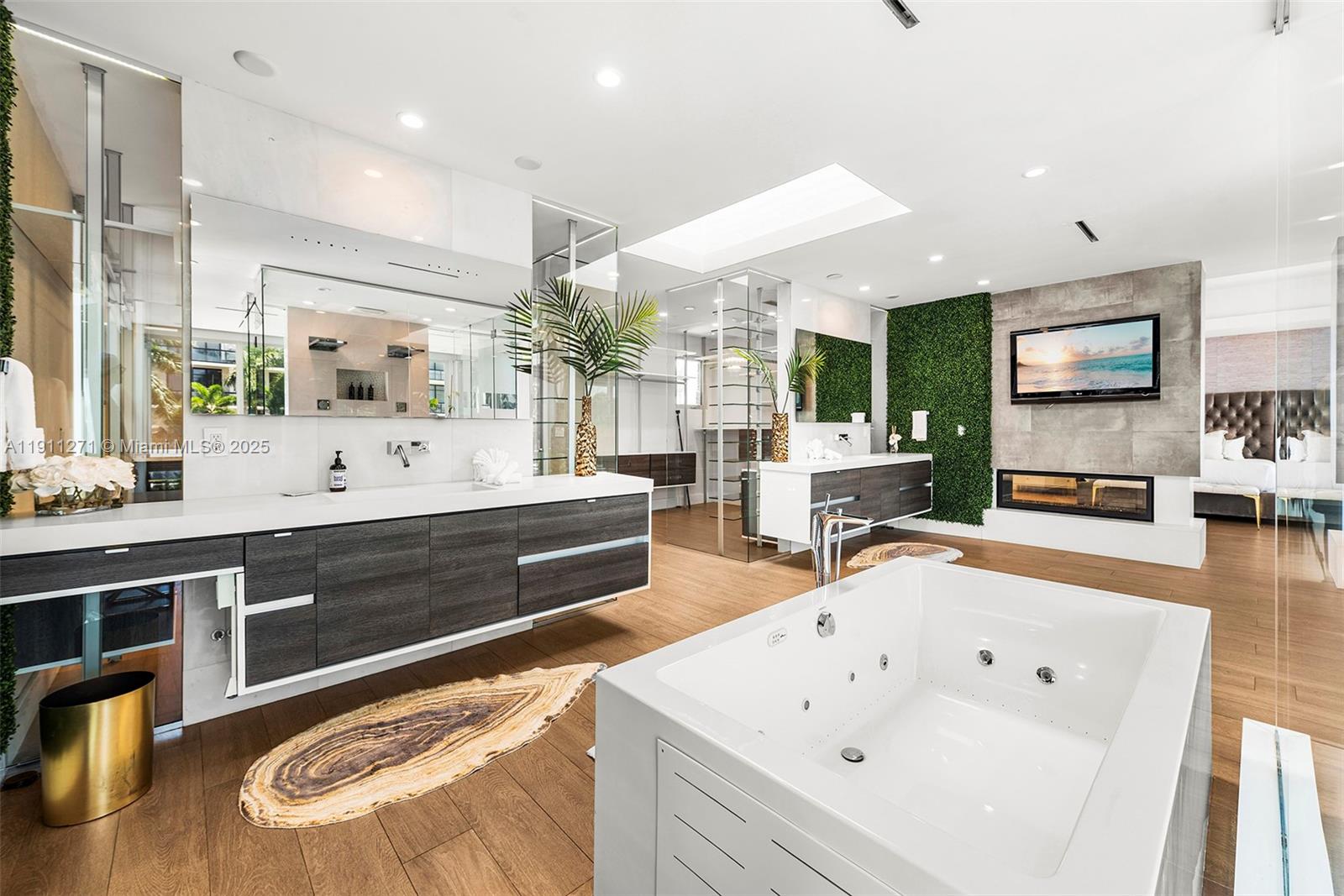 1319 Seminole Dr Fort Lauderdale, FL 33304