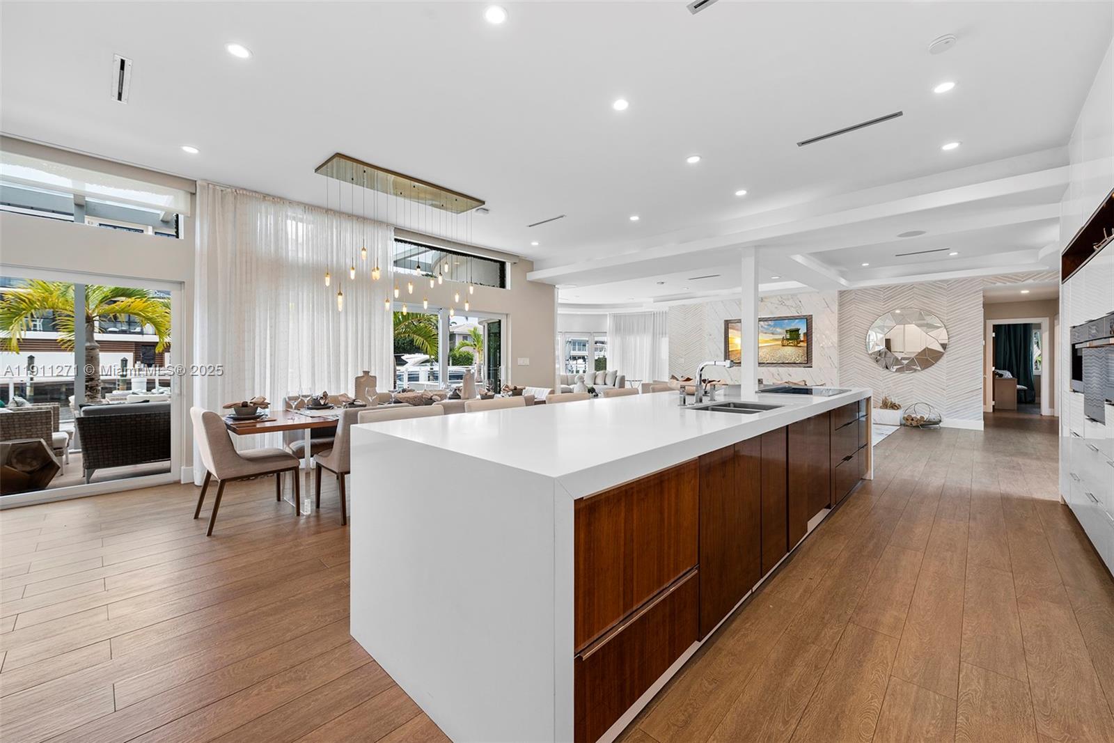 1319 Seminole Dr Fort Lauderdale, FL 33304