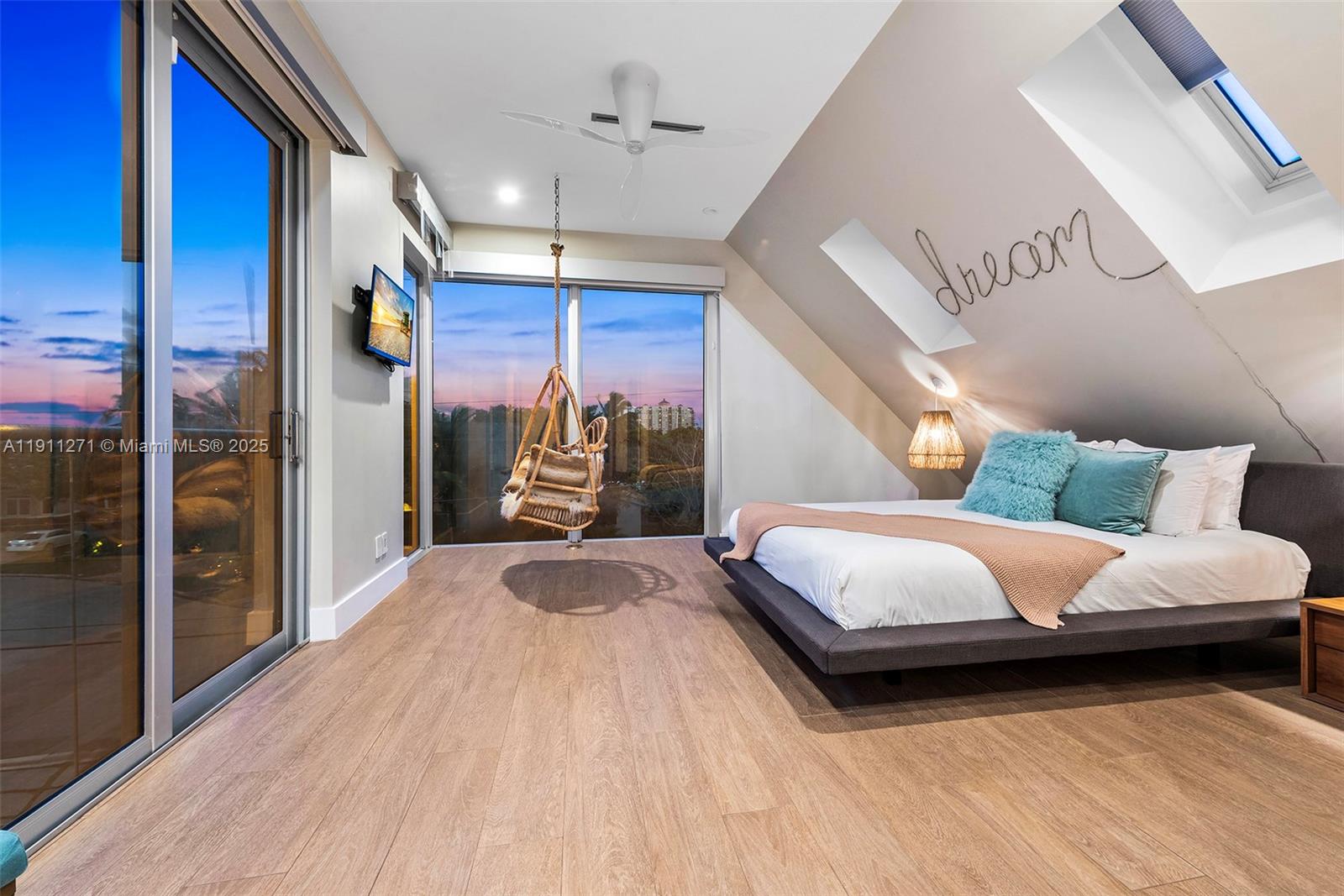 1319 Seminole Dr Fort Lauderdale, FL 33304