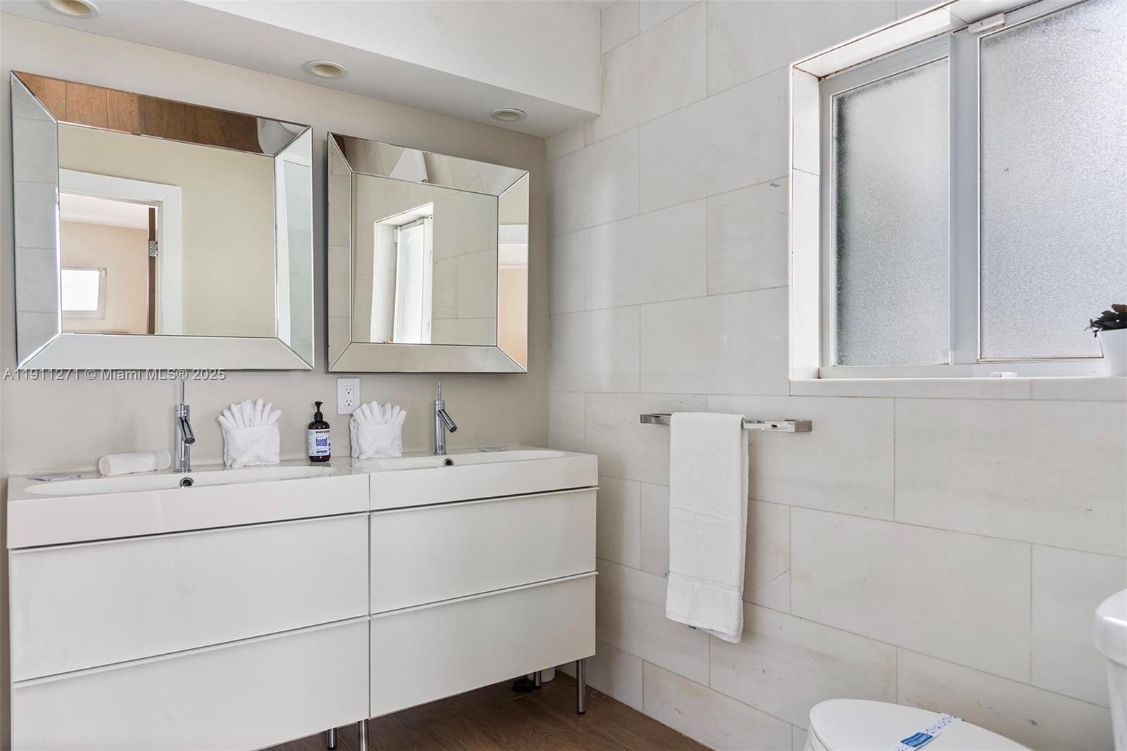 1319 Seminole Dr Fort Lauderdale, FL 33304