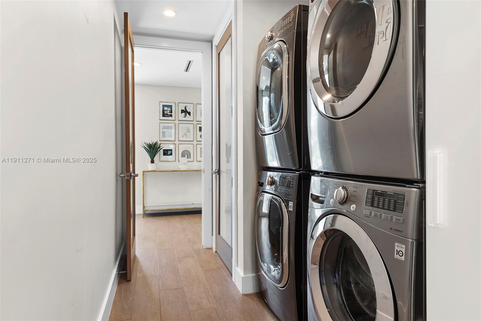 1319 Seminole Dr Fort Lauderdale, FL 33304