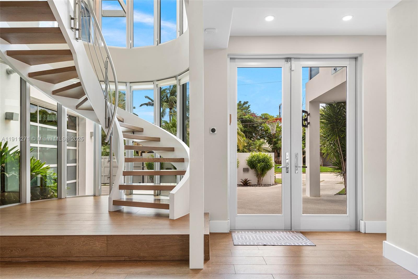 1319 Seminole Dr Fort Lauderdale, FL 33304