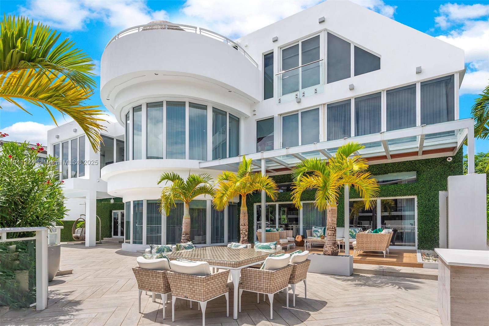 1319 Seminole Dr Fort Lauderdale, FL 33304