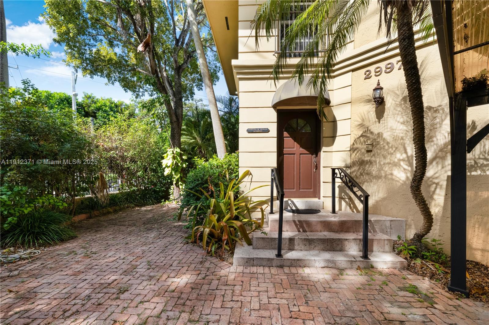 2997 Day Ave Miami, FL 33133