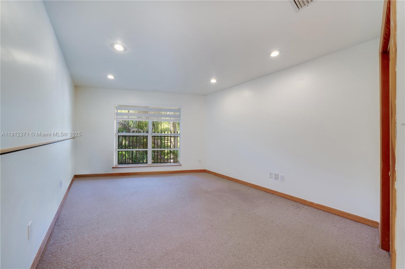 2997 Day Ave Miami, FL 33133