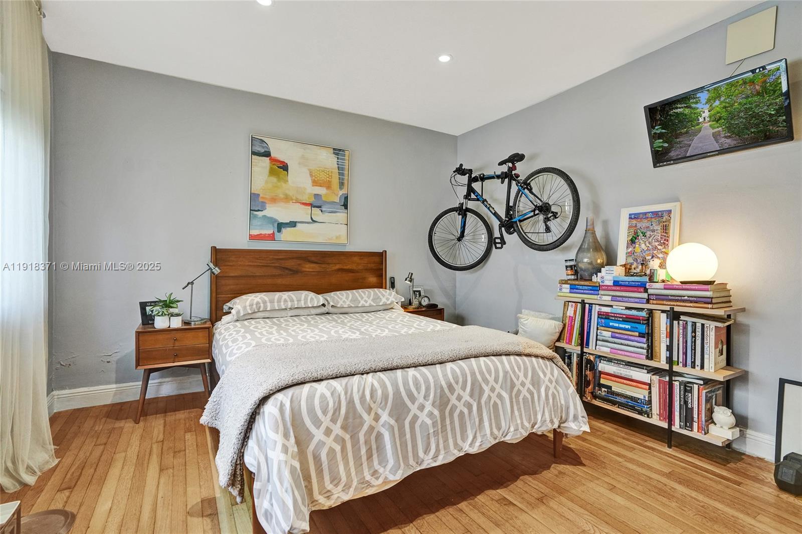 10076 E Bay Hbr Dr #76D Bay Harbor Islands, FL 33154