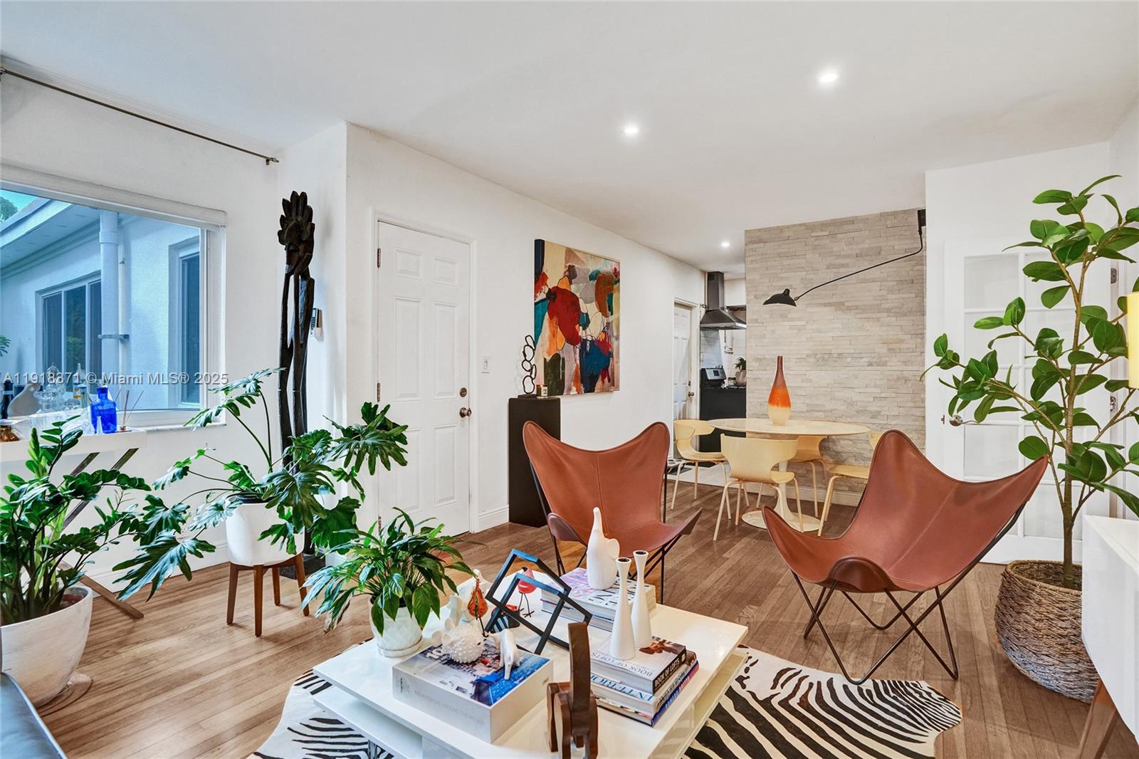 10076 E Bay Hbr Dr #76D Bay Harbor Islands, FL 33154