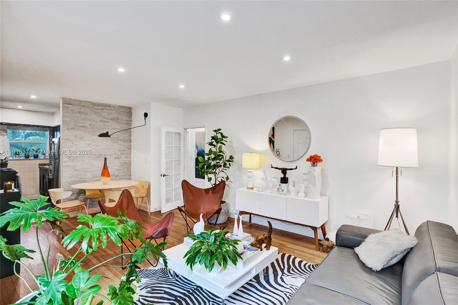 10076 E Bay Hbr Dr #76D Bay Harbor Islands, FL 33154