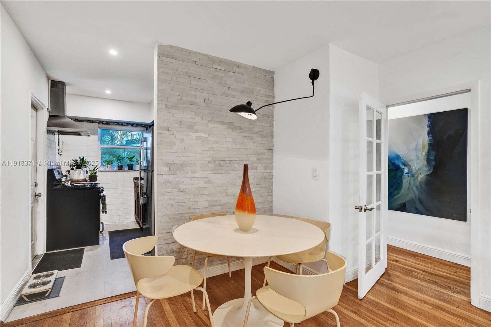 10076 E Bay Hbr Dr #76D Bay Harbor Islands, FL 33154