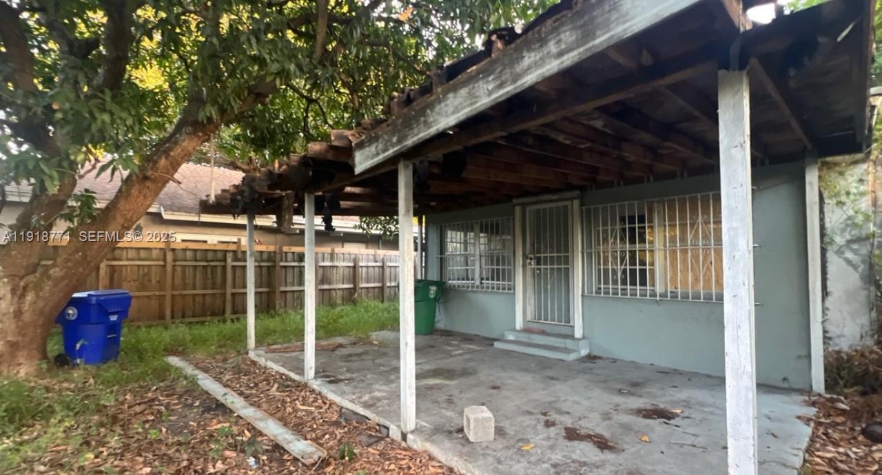 1168 NW 41st St Miami, FL 33127