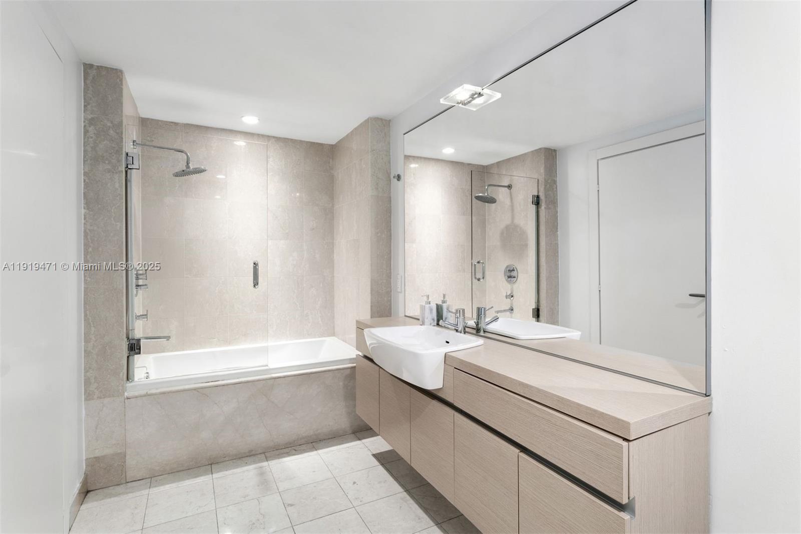 200 Biscayne Blvd Way #303 Miami, FL 33131