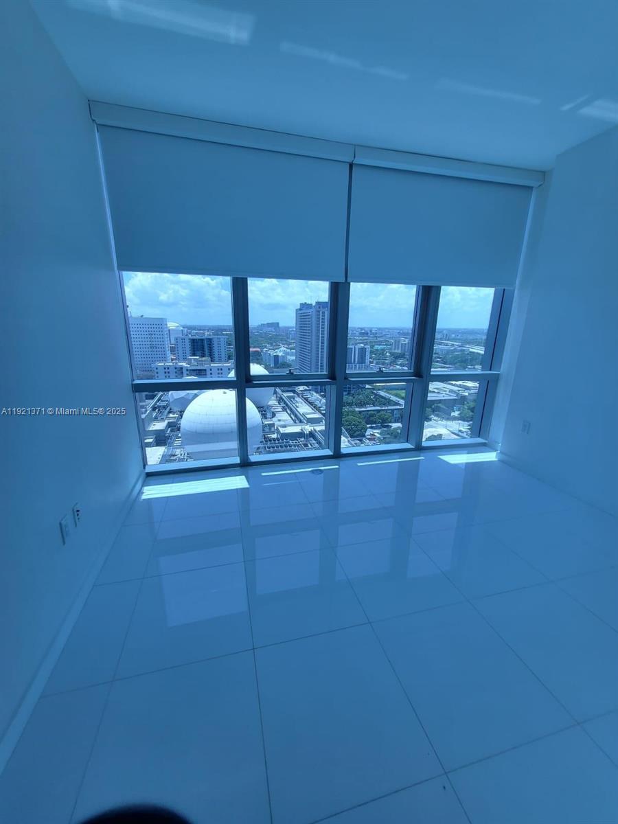 851 NE 1st Ave #2008 Miami, FL 33132