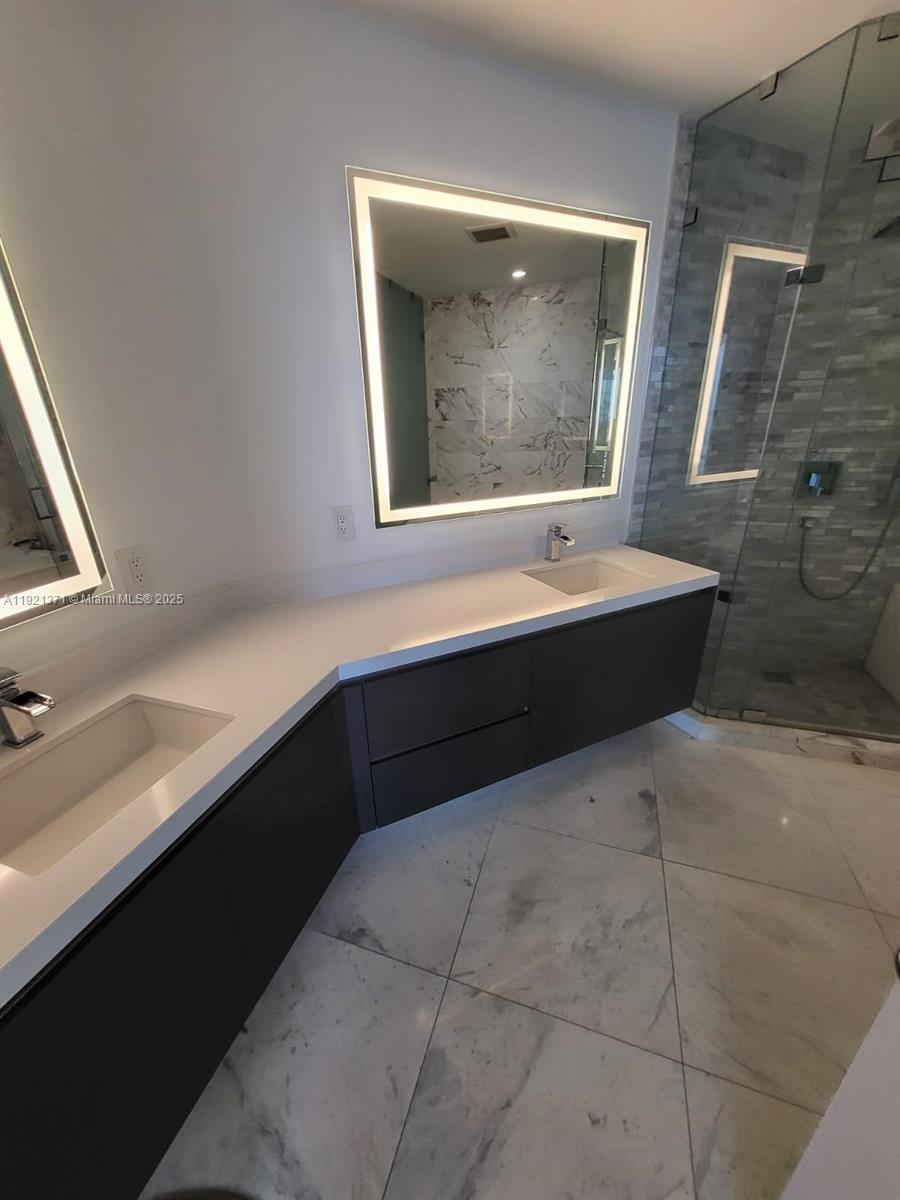 851 NE 1st Ave #2008 Miami, FL 33132