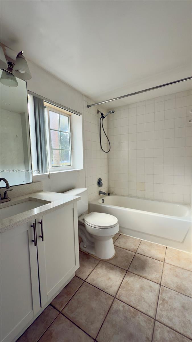 4177 N Haverhill Rd #814 West Palm Beach, FL 33417