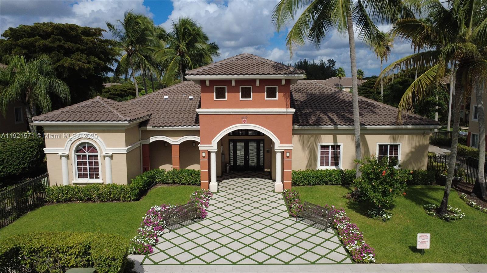 4177 N Haverhill Rd #814 West Palm Beach, FL 33417