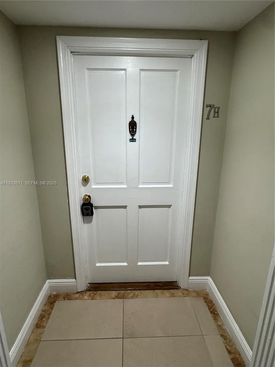 9500 W Bay Hbr Dr #7H Bay Harbor Islands, FL 33154