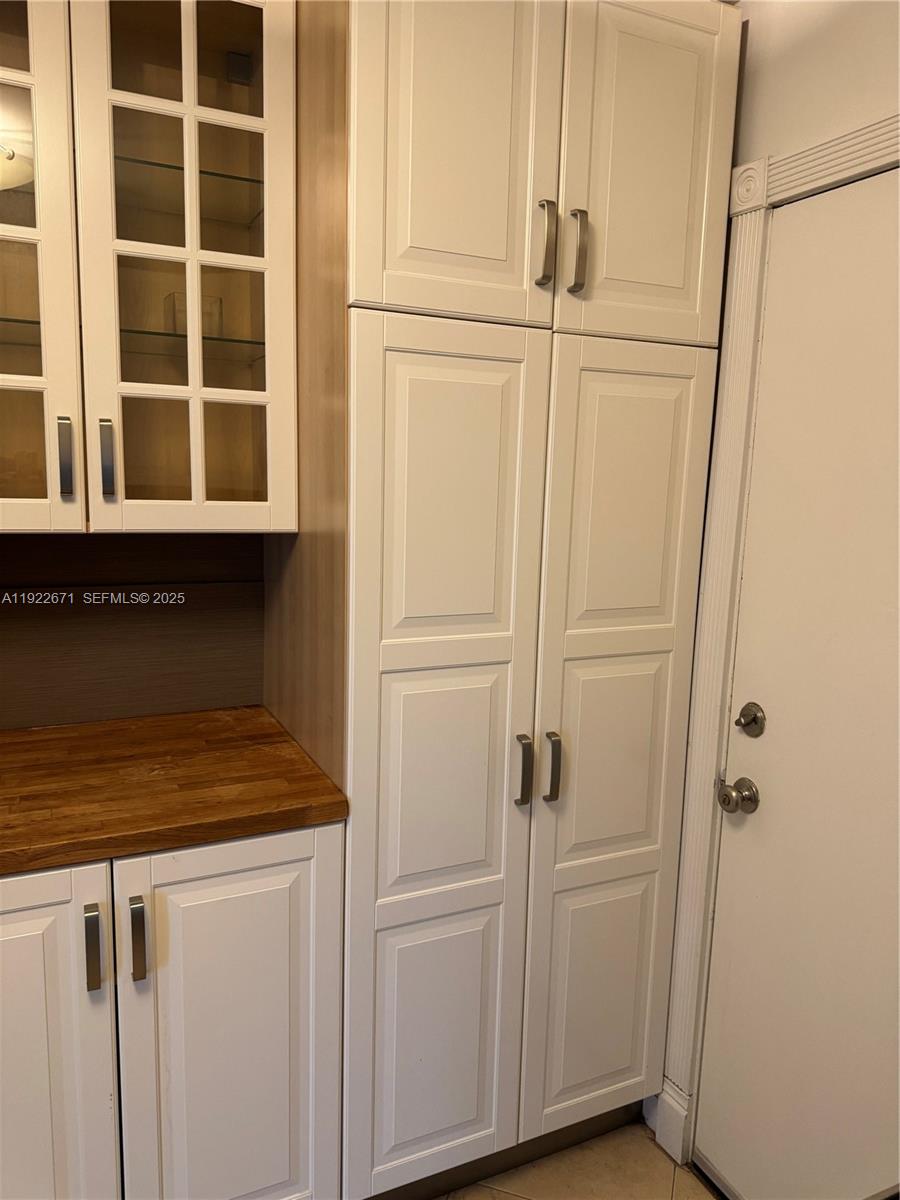 9500 W Bay Hbr Dr #7H Bay Harbor Islands, FL 33154