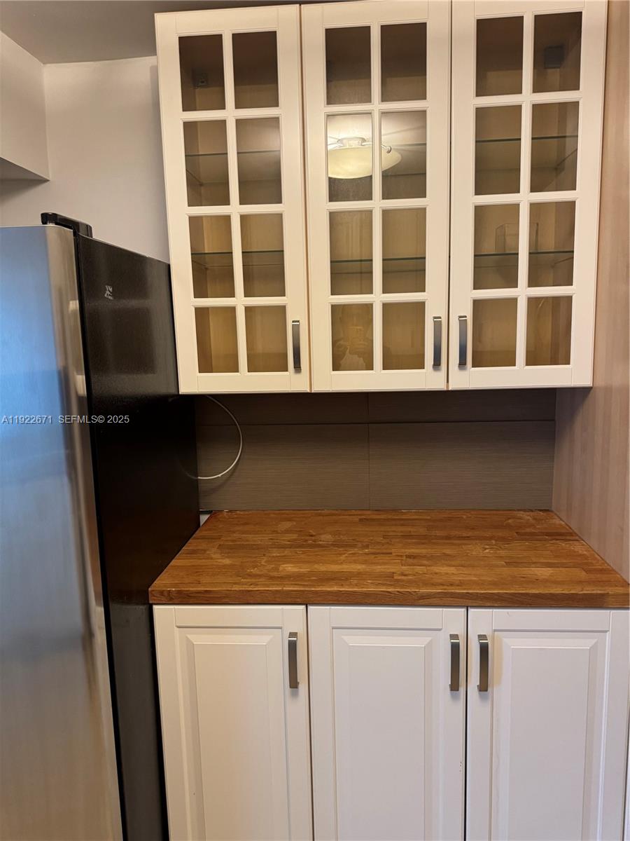 9500 W Bay Hbr Dr #7H Bay Harbor Islands, FL 33154