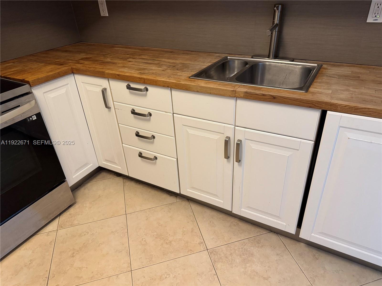 9500 W Bay Hbr Dr #7H Bay Harbor Islands, FL 33154