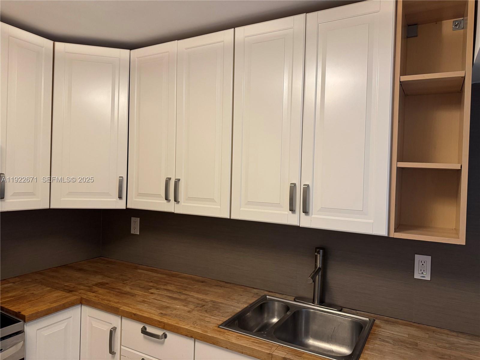 9500 W Bay Hbr Dr #7H Bay Harbor Islands, FL 33154