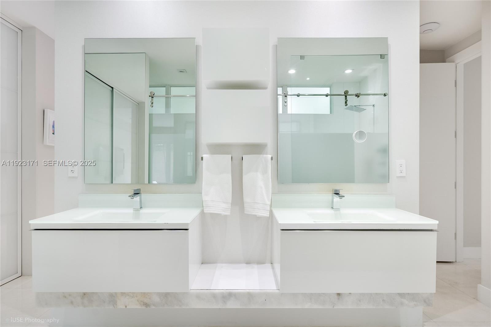 137 W Shore Dr W Miami, FL 33133