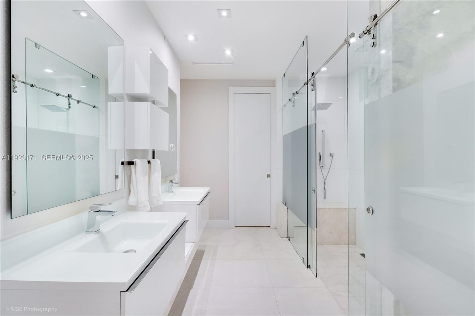 137 W Shore Dr W Miami, FL 33133