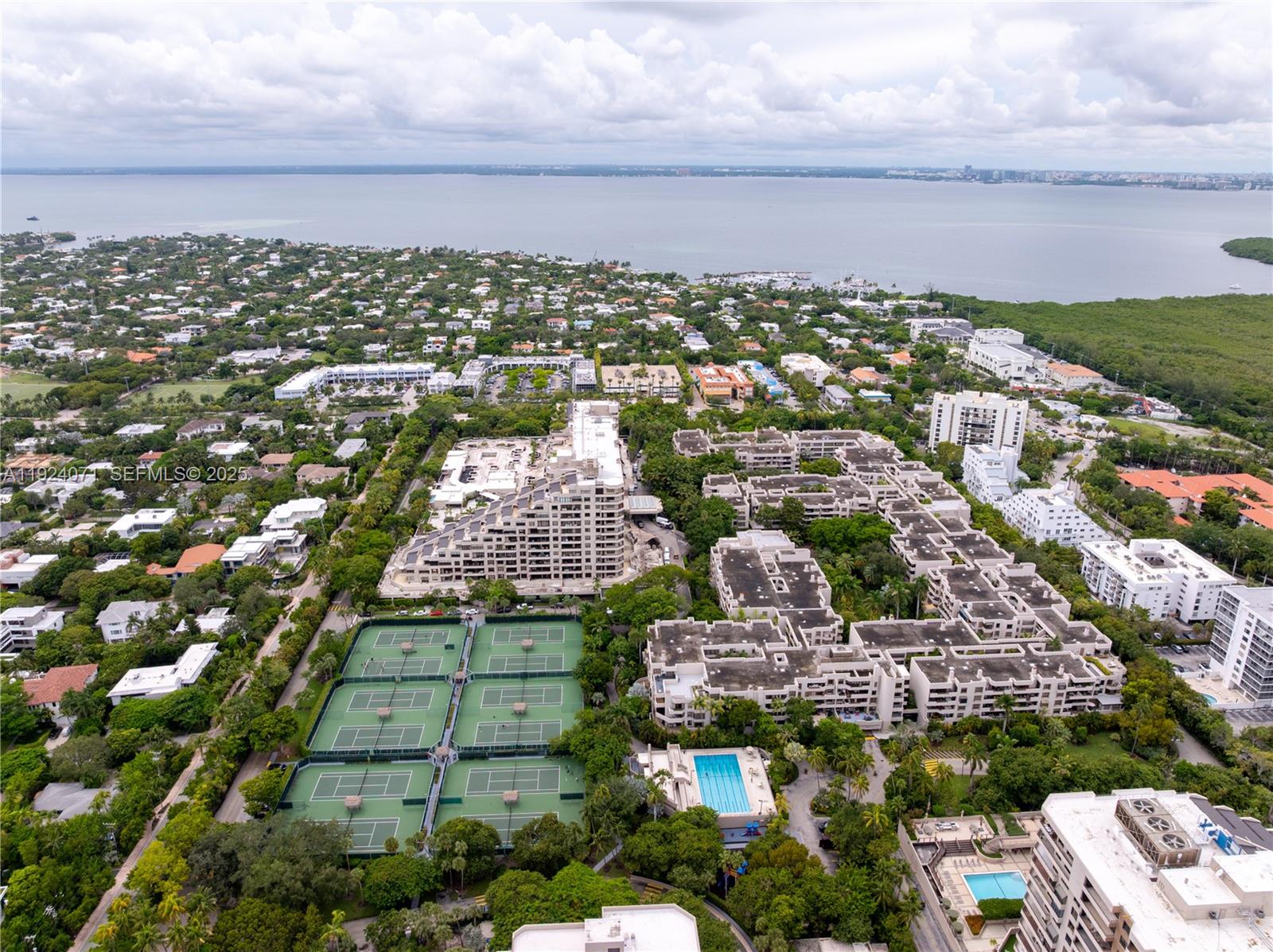 101 Crandon Blvd #379 Key Biscayne, FL 33149